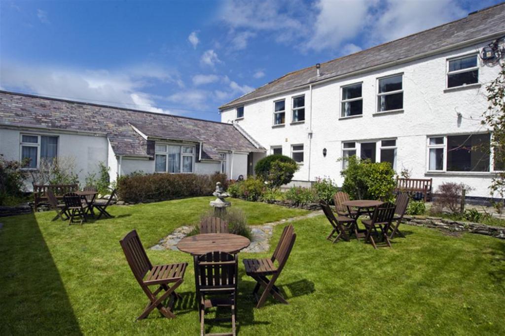 Courtyard - Green Door Cottages Port Isaac Exterior photo